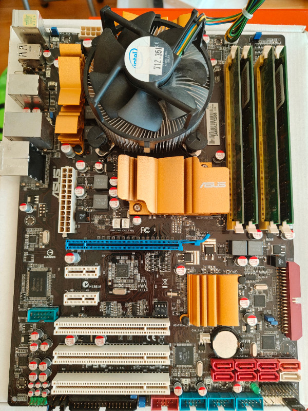 Asus P5Q motherboard combo in System Components in Ottawa