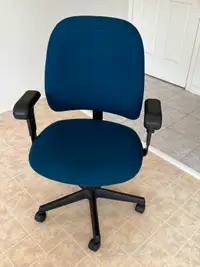 Fully Adjustable Office Armchair in very good condition