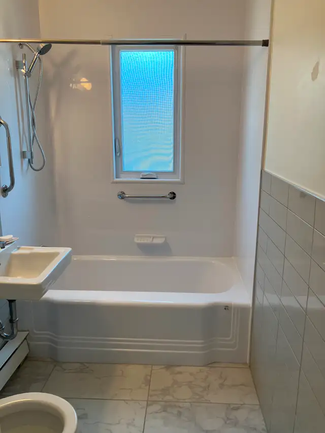 A LOUER - Grand 5 1/2 lumineux à Trois-Rivières ( De Normanville in Long Term Rentals in Trois-Rivières - Image 4