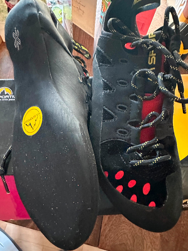 La Sportiva Men’s Tarantula climbing shoes in Fishing, Camping & Outdoors in Bedford - Image 2