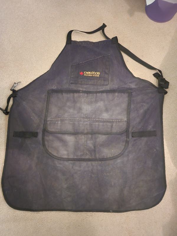 Veritas Canvas Apron, Large in Other in Ottawa - Image 2