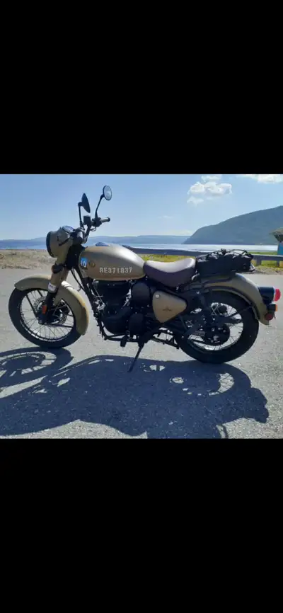 2024 Royal Enfield Classic 350 Desert Sand Color. Purchased new in March 2025. Low KM, rode one seas...