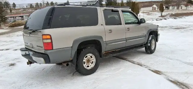 Chevy suburban 2500 in Cars & Trucks in 100 Mile House - Image 6