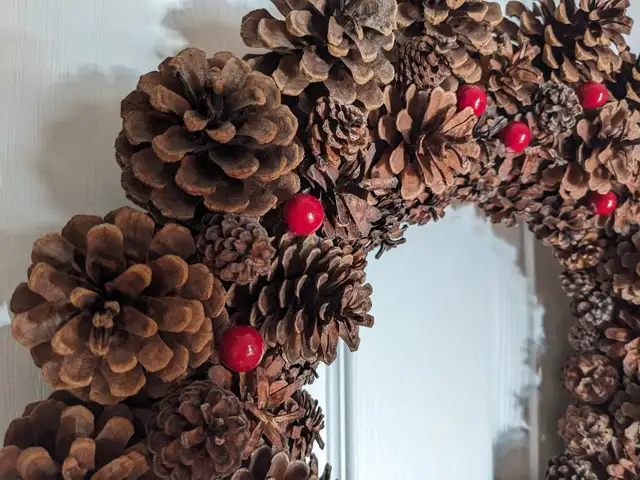 NEW 18" Pinecone Wreath64363194185089124