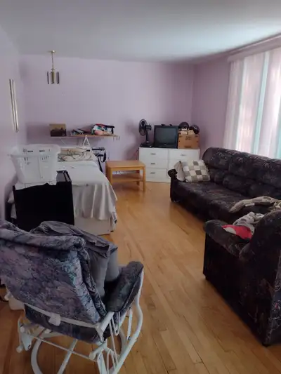 TRÈS GRANDE CHAMBRE À LOUER À DUBERGER