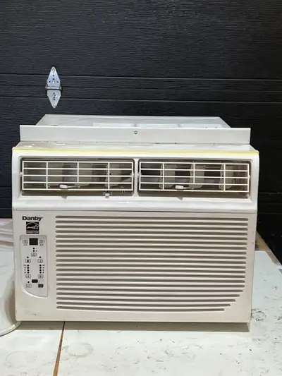 Air climatisé de marque Danby 12 000BTU, View more