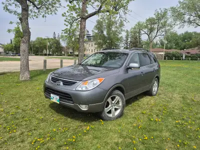 2012 Hyundai Veracruz Limited AWD Looking for a stylish SUV that drives amazing year-round? This Ver...