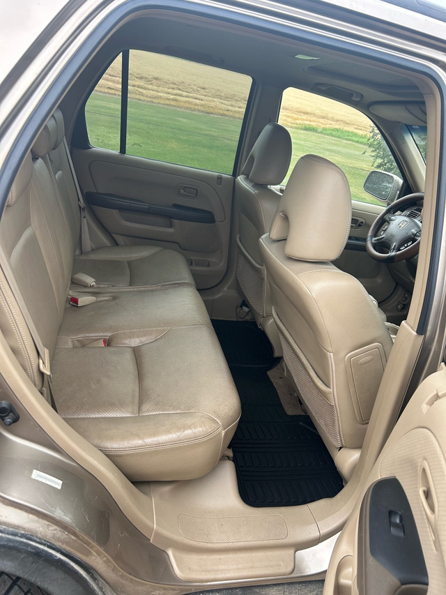 2005 Honda CRV in Cars & Trucks in Medicine Hat - Image 2