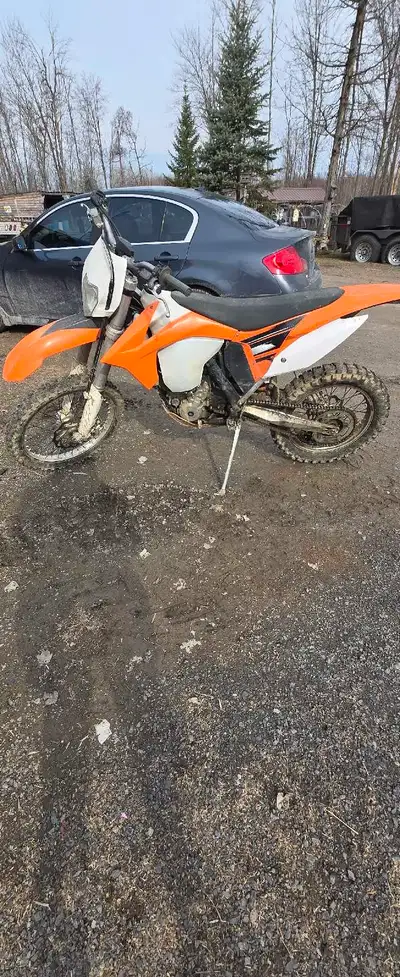 2013 ktm xcf-w 350 for sale. 7400 km on it. Has ownership. Fmf pipe, hydraulic clutch, 4 stroke, 6 s...