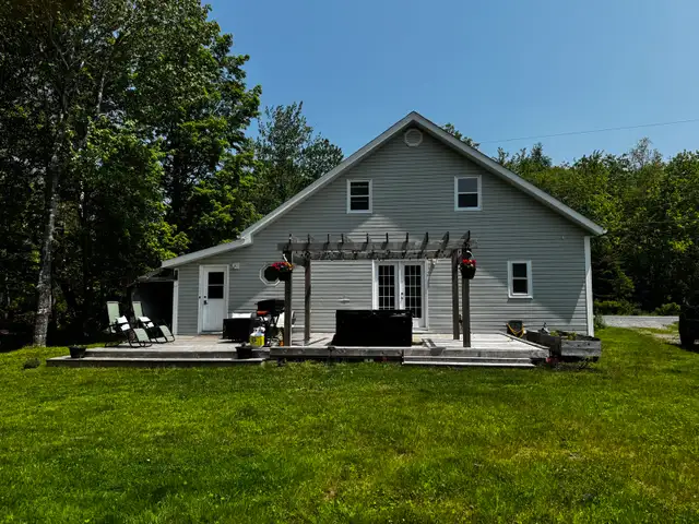 quaint house with an acre plus property for sale in Houses for Sale in Bridgewater - Image 2