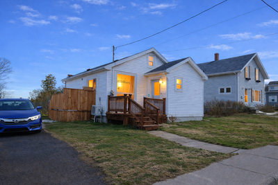 ✨ A GREAT AFFORDABLE HOME with LOW MONTHLY COSTS is now available in Summerside! ✨ 276 Duke Street ,...