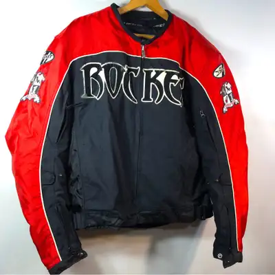 Men size medium pit to pit 53 cm sleeves length 59 cm 20$