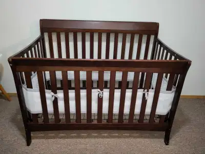 Crib forsale sturdy and in good condition, View more