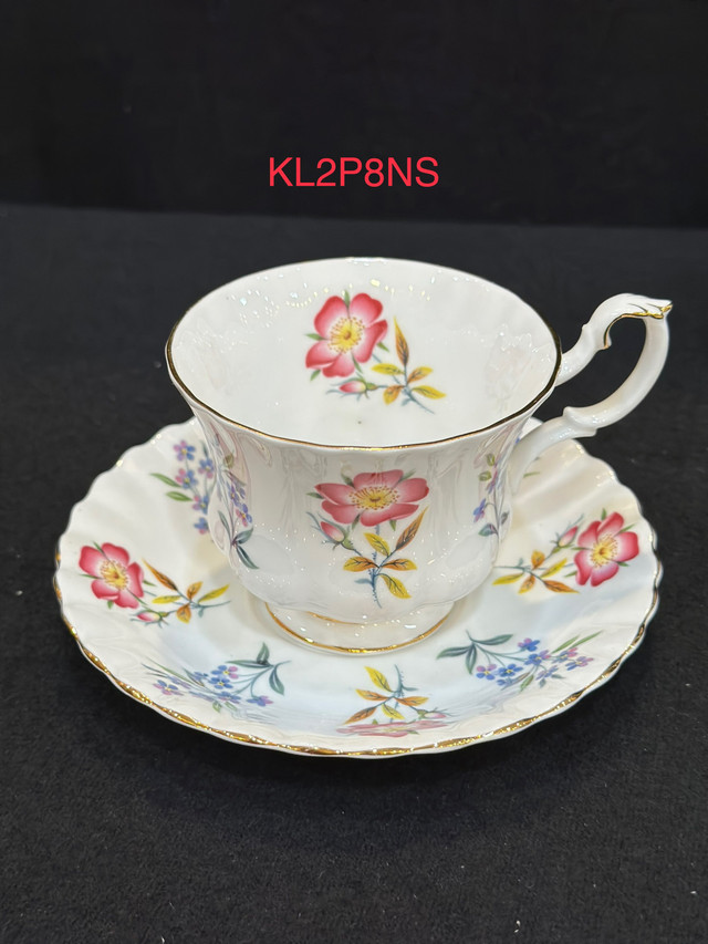 Vintage Royal Albert tea cups & saucers.Asking price: $99 for 4  in Home Décor & Accents in Oshawa / Durham Region - Image 4