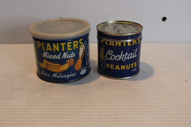 vintage 2 Boite Métal Planters Peanuts 1970s dans Art et objets de collection  à Ville de Québec