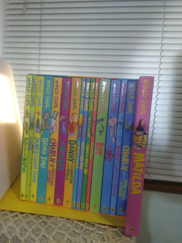 Roald Dahl Collection 15 Book Boxed Set by Roald Dahl in Children & Young Adult in City of Toronto - Image 6