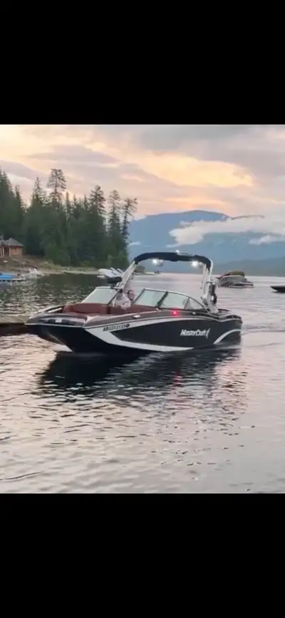 This boat comes fully loaded with a ton of options. It is MasterCraft surf boat the X23 Options : Fr...