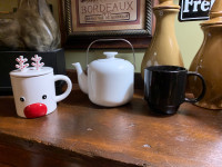 Tea pot with Christmas mug