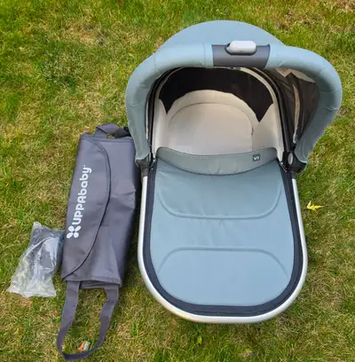 Uppababy V3 bassinet, View more