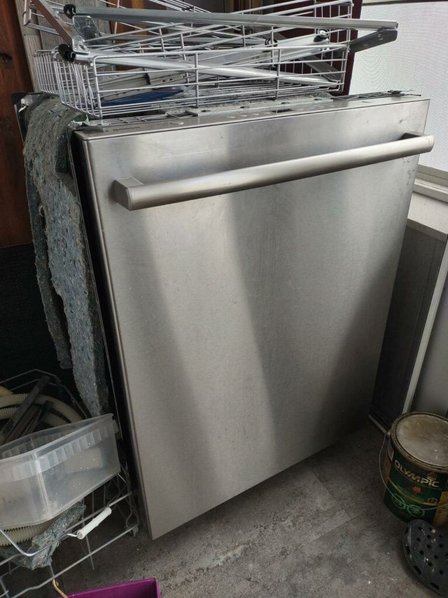 Dishwasher Bosch for parts in Dishwashers in Calgary