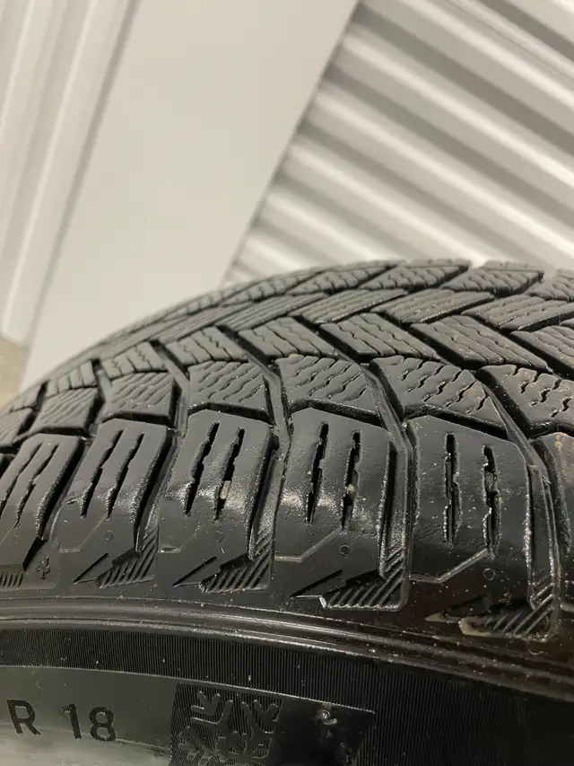 Volvo XC60 Winter Tire Set – 18" Alloys + Michelin X-Ice Tires in Tires & Rims in City of Toronto - Image 7