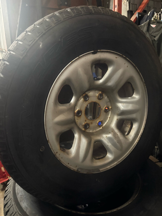 4 gmc chevy snow tires.  sierra silverado 1500  6 bolt tread set in Tires & Rims in Mississauga / Peel Region - Image 4
