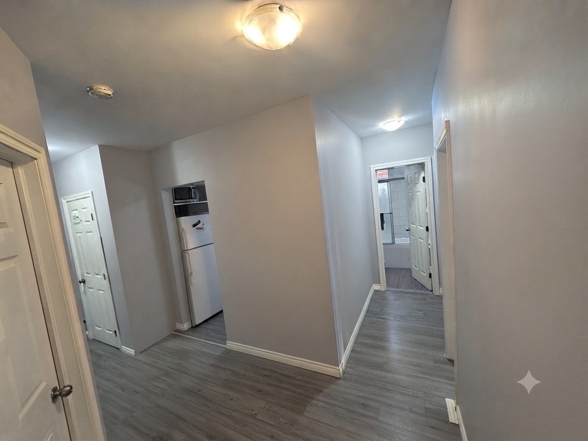 4970 Chem. Queen Mary — photo 1