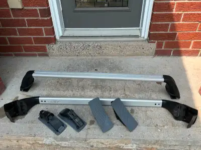 Car roof rack suitable for 2012 and after volkswagen golf 4T (bought from dealer). Comes with suppor...