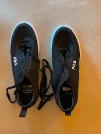New Men’s Fila Canvas Sneakers