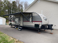 2018 Forest River Grey Wolf - Queen with DBL bunks Great Price!