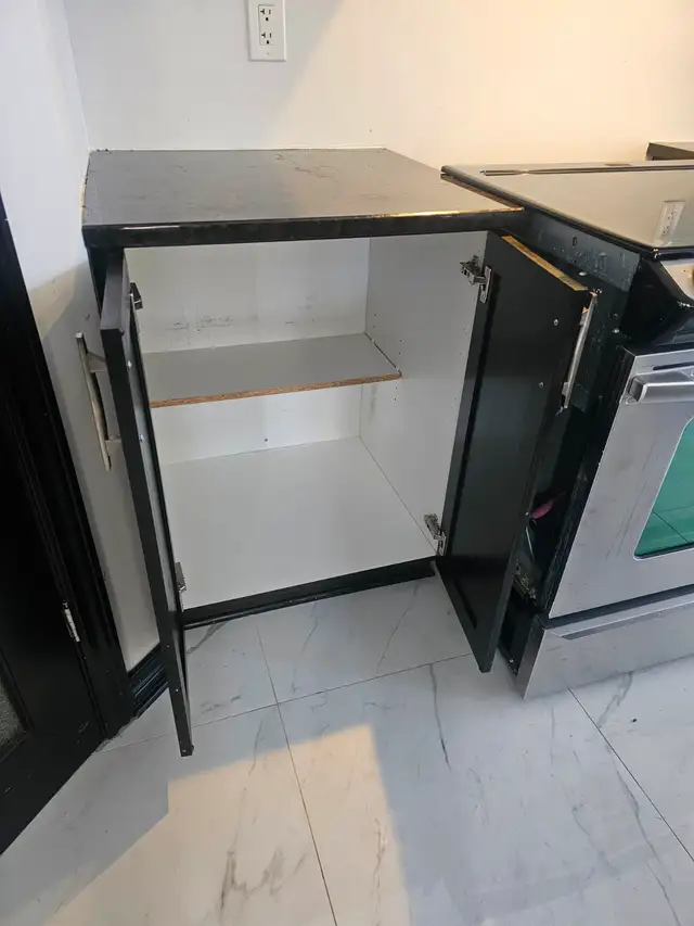 FULL KITCHEN - SOLID MAPLE DOORS **RENO478644236956487684