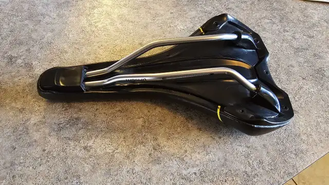 Giant Connecti bike seat  in Frames & Parts in Edmonton - Image 3