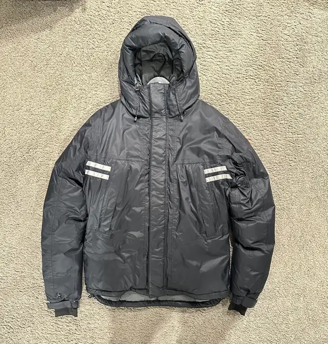 Canada Goose Mountaineer Jacket in Men's in Calgary - Image 2