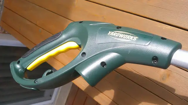 Grass Trimmer Electric Corded Yardworks in Other in Mississauga / Peel Region - Image 4
