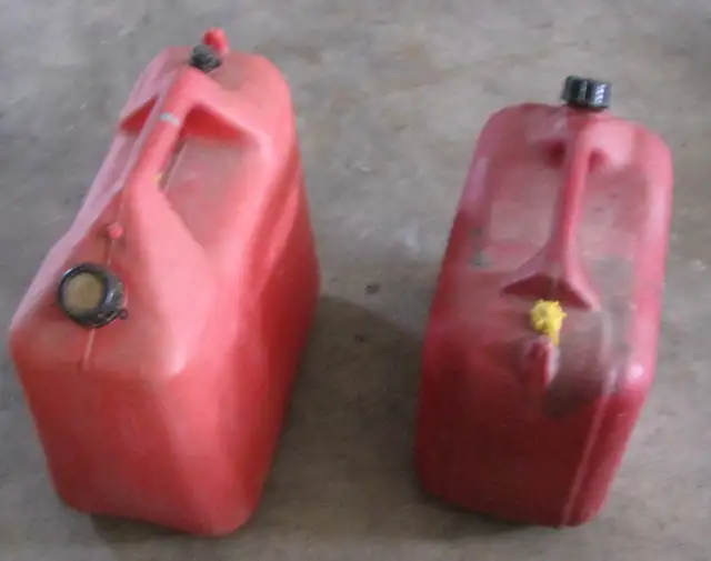 Two gasoline cans for $15628666609030421221