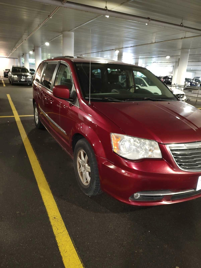 Chrysler Town and Country minivan in Cars & Trucks in City of Toronto - Image 2