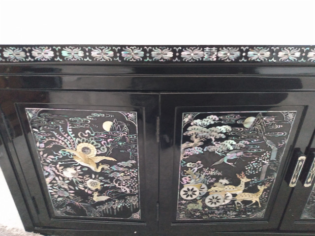 Vintage Lacquer Mother of Pearl chest in Arts & Collectibles in Edmonton