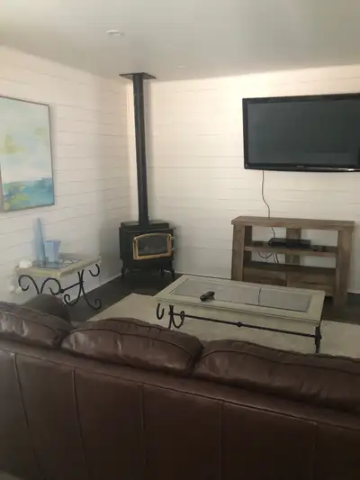 Welcome to this cozy 1 bedroom, 1 bathroom apartment, perfect for comfortable living. The apartment...