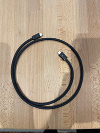 Genuine Apple Thunderbolt 4 Cable 1m