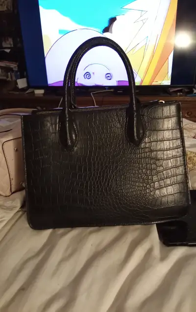 Clean,no rips, no tears, zipper works