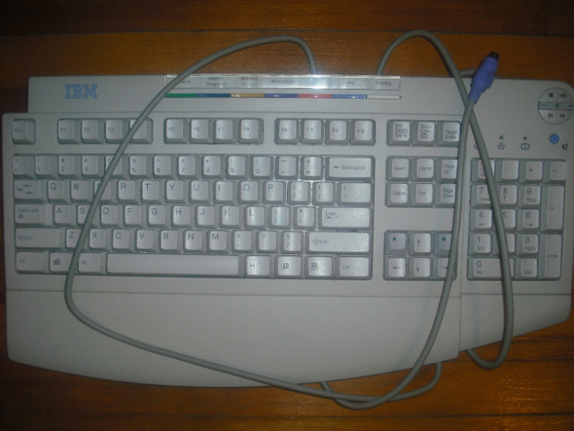 4 Keyboards in Mice, Keyboards & Webcams in Kitchener / Waterloo - Image 2