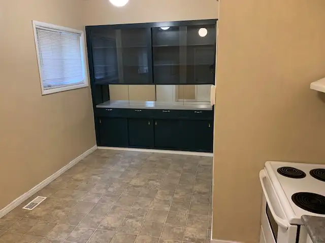 2 Bedroom Lower Duplex Suite – Now available