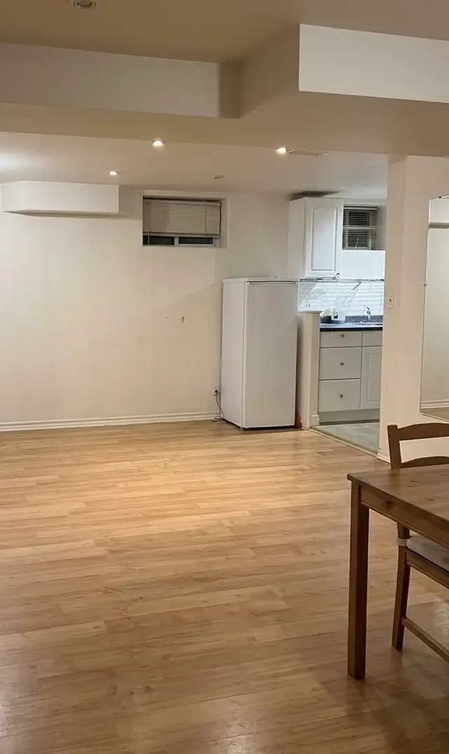 Basement for rent in Aurora