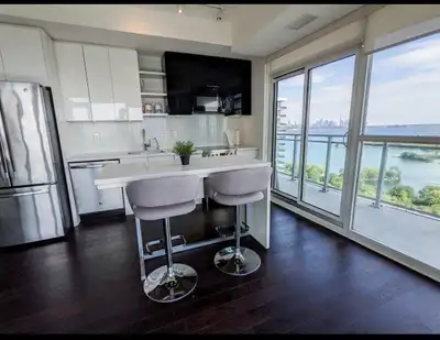 Lake facing 2 bedroom 2 bath unit at lakeshore and park lawn