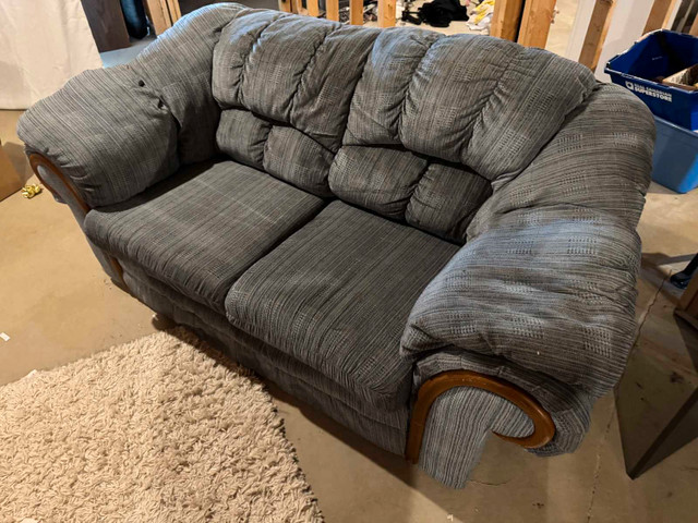 Love seat in Couches & Futons in Chatham-Kent