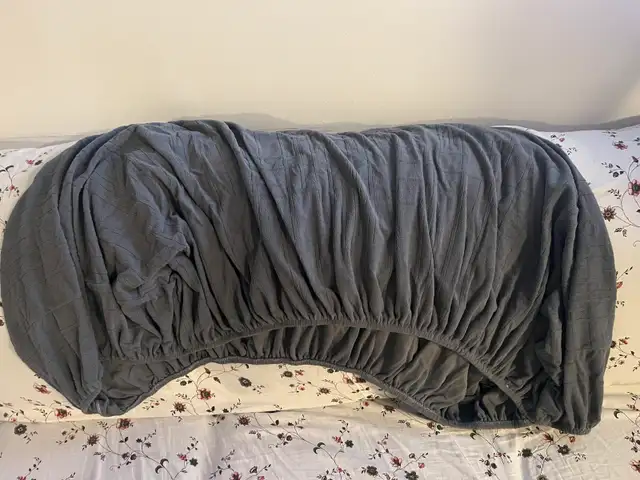 3pc Stretchy Sofa Cover, Anti- in Other in City of Toronto - Image 4