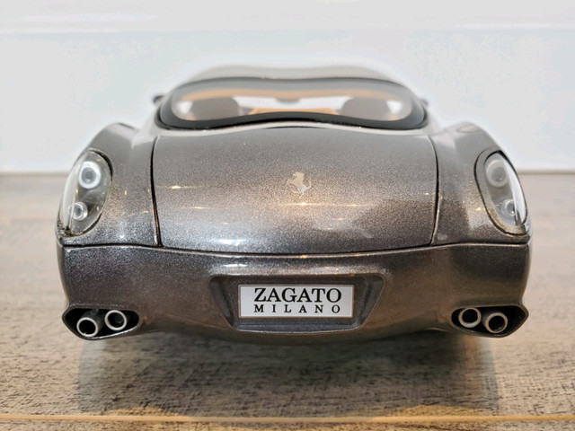 1:18 Diecast Hot Wheels Elite 2006 Ferrari 575 Zagato Grey NB in Arts & Collectibles in Kawartha Lakes - Image 4