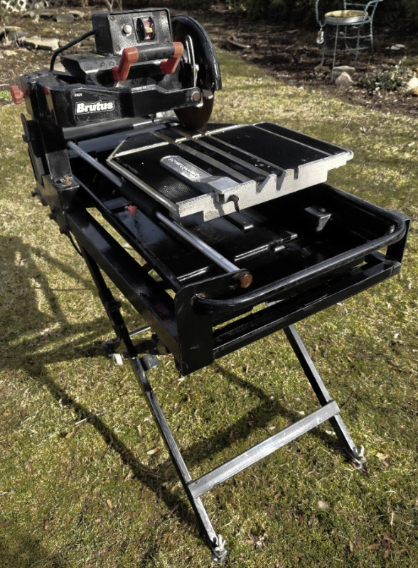 Brutus Tile Saw with Water Pump and Folding Stand in Power Tools in Mississauga / Peel Region - Image 2