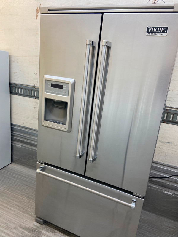 Viking Counter Depth Ice & Water Fridge Refrigerators North Bay Kijiji