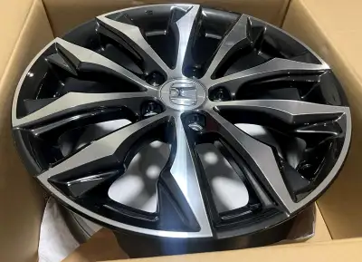 Set of 4 Original Honda Rims Brand new in the box. Color: Machined face with Dark Grey Fit : (2007-2...